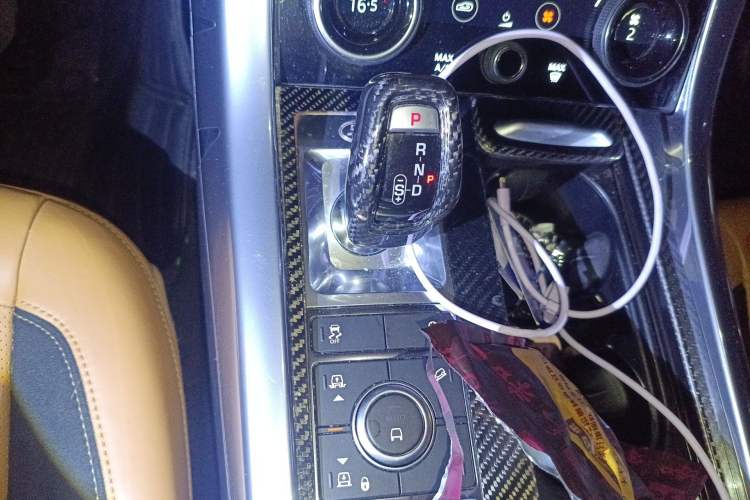 Used Land Rover Range Sport 2019 3.0 L6 HSE DYNAMIC Gear Lever