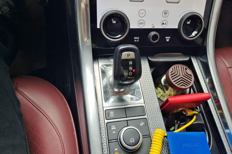 Used Land Rover Range Sport 2019 3.0 L6 HSE DYNAMIC Gear Lever
