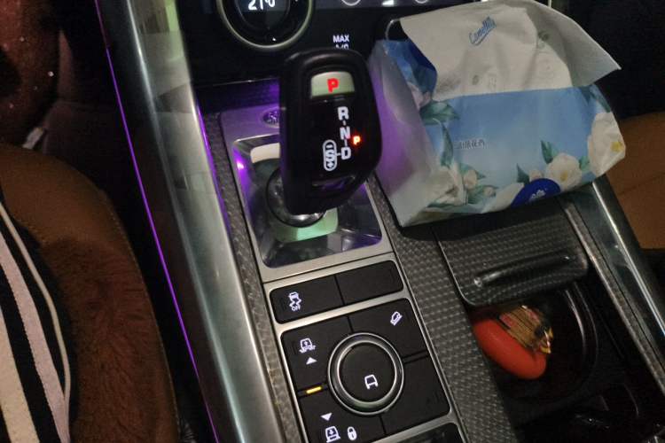 Used Land Rover Range Sport 2019 3.0 L6 HSE DYNAMIC Gear Lever
