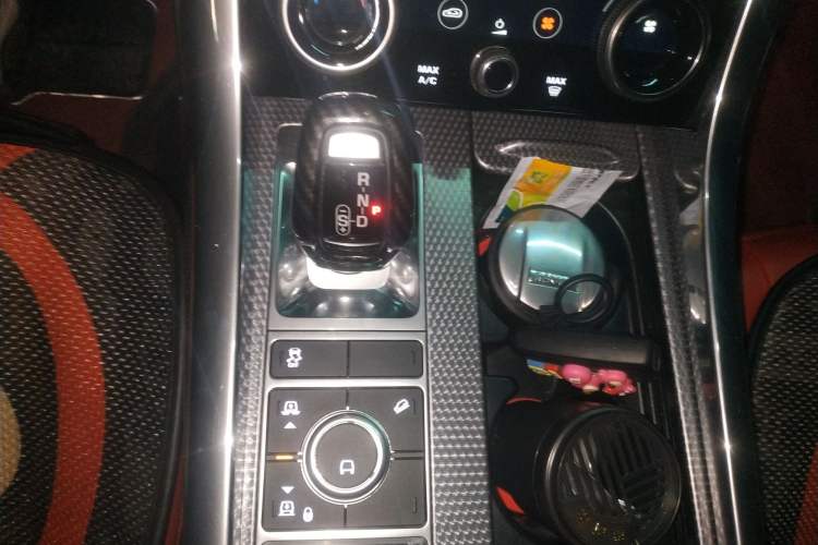 Used Land Rover Range Sport 2019 3.0 L6 HSE DYNAMIC Gear Lever