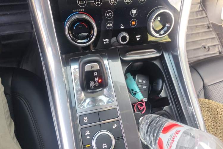 Used Land Rover Range Sport 2019 3.0 SC V6 Special Edition Gear Lever