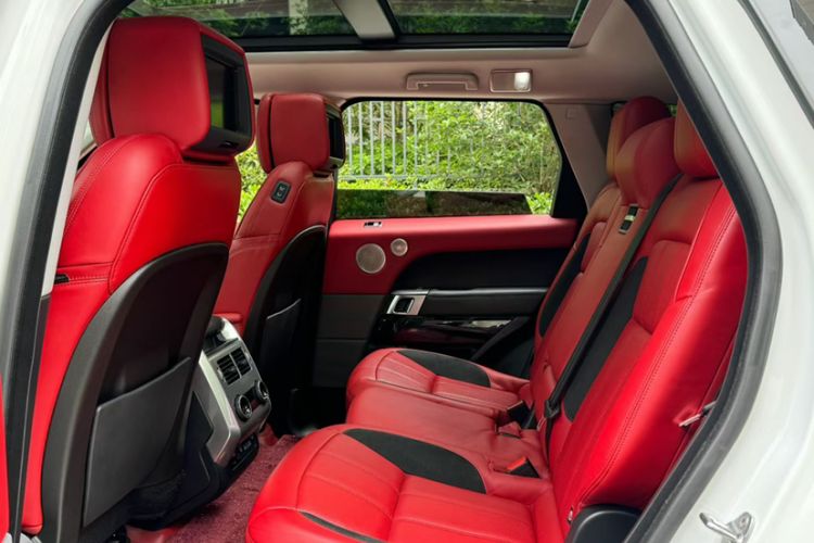 Used Land Rover Range Sport 2019 3.0 L6 HSE DYNAMIC Interior 3