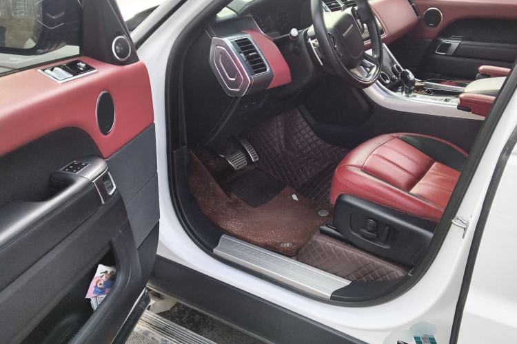 Used Land Rover Range Sport 2019 3.0 L6 HSE DYNAMIC Interior 3