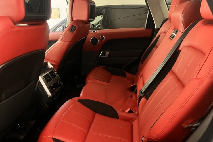 Used Land Rover Range Sport 2019 3.0 L6 HSE DYNAMIC Interior 3