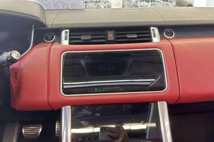 Used Land Rover Range Sport 2019 3.0 L6 HSE DYNAMIC Interior 4