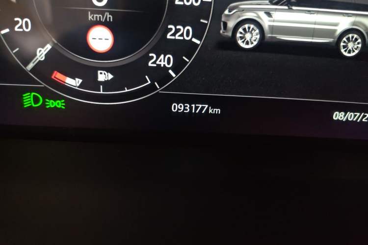 Used Land Rover Range Sport 2019 3.0 L6 HSE DYNAMIC Odometer Close Up