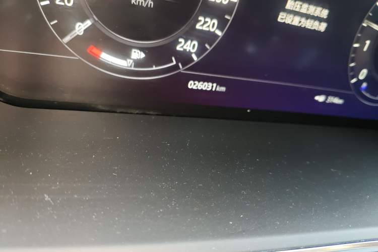 Used Land Rover Range Sport 2019 3.0 L6 HSE DYNAMIC Odometer Close Up