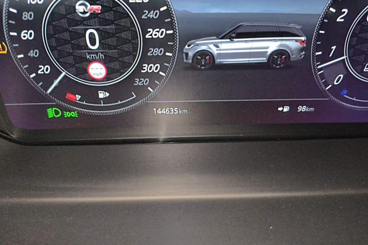 Used Land Rover Range Sport 2019 3.0 L6 SE Odometer Close Up