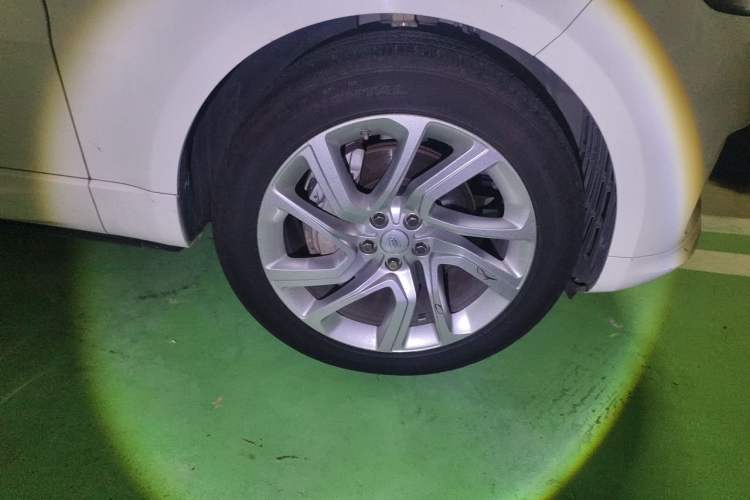 Used Land Rover Range Sport 2019 3.0 L6 HSE DYNAMIC Right Front Wheel Hub