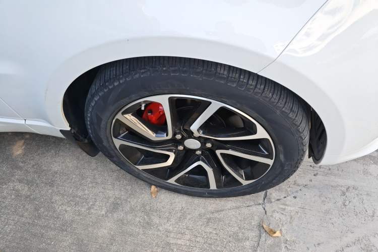Used Land Rover Range Sport 2019 3.0 L6 HSE DYNAMIC Right Front Wheel Hub