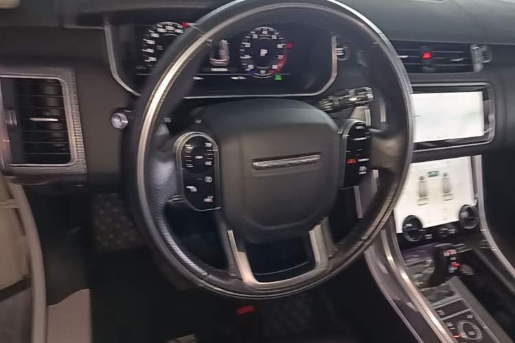 Used Land Rover Range Sport 2019 3.0 L6 HSE DYNAMIC Steering Wheel