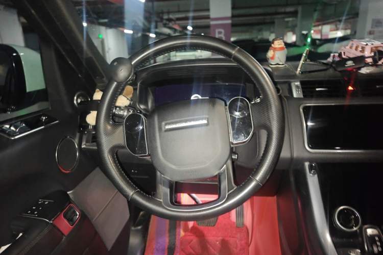 Used Land Rover Range Sport 2019 3.0 L6 SE Steering Wheel