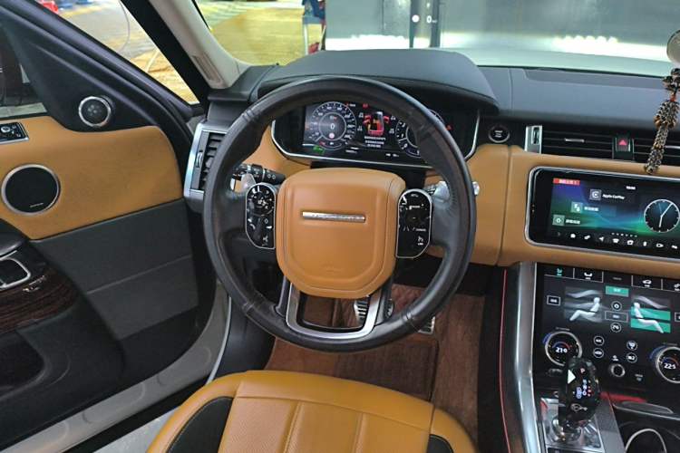 Used Land Rover Range Sport 2019 3.0 L6 SE Steering Wheel