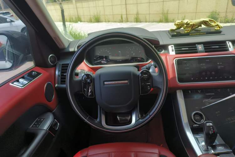 Used Land Rover Range Sport 2019 3.0 L6 HSE DYNAMIC Steering Wheel