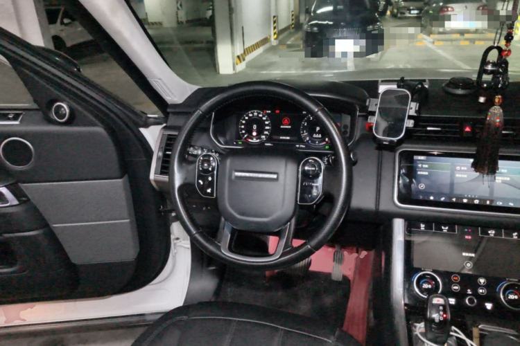 Used Land Rover Range Sport 2019 3.0 L6 SE Steering Wheel
