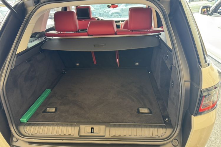 Used Land Rover Range Sport 2019 3.0 L6 HSE DYNAMIC Trunk