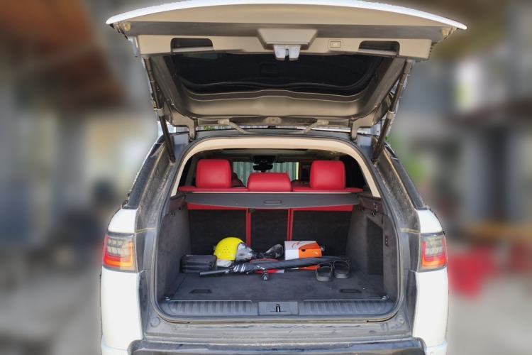 Used Land Rover Range Sport 2019 3.0 L6 HSE DYNAMIC Trunk