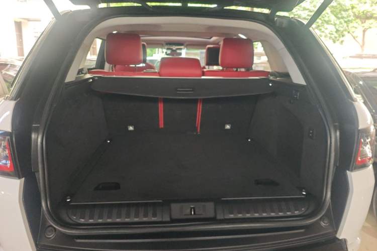 Used Land Rover Range Sport 2019 3.0 SC V6 HSE DYNAMIC Trunk