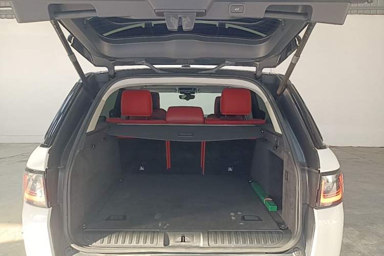 Used Land Rover Range Sport 2019 3.0 SC V6 HSE DYNAMIC Trunk