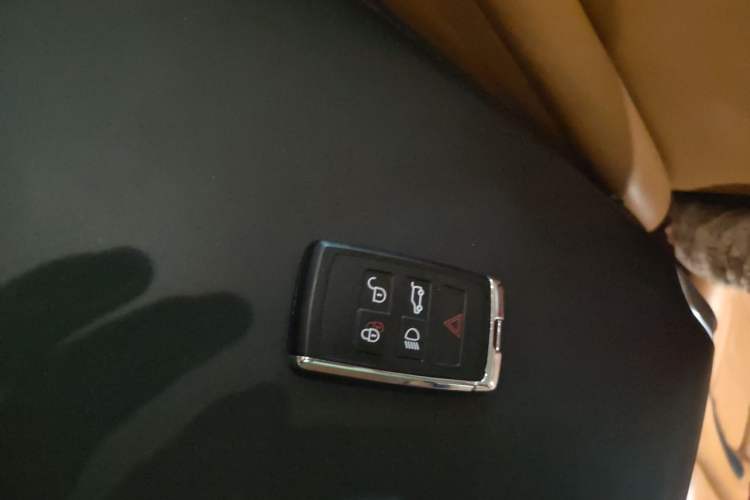Used Land Rover Range Sport 2019 3.0 L6 HSE DYNAMIC Vehicle Key