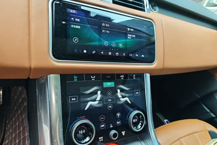 Used Land Rover Range Sport 2020 3.0 L6 HSE DYNAMIC Audio And AC Panel
