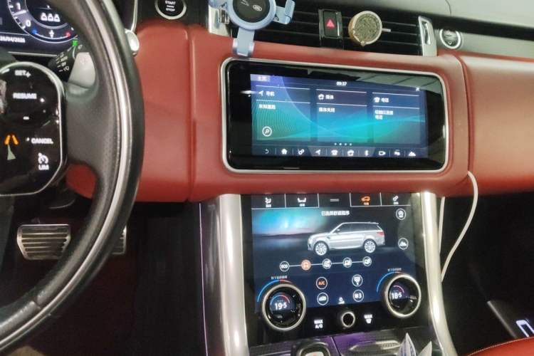 Used Land Rover Range Sport 2020 3.0 L6 HSE DYNAMIC Audio And AC Panel