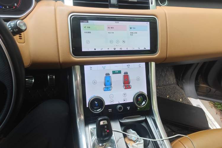 Used Land Rover Range Sport 2020 3.0 L6 HSE DYNAMIC Audio And AC Panel