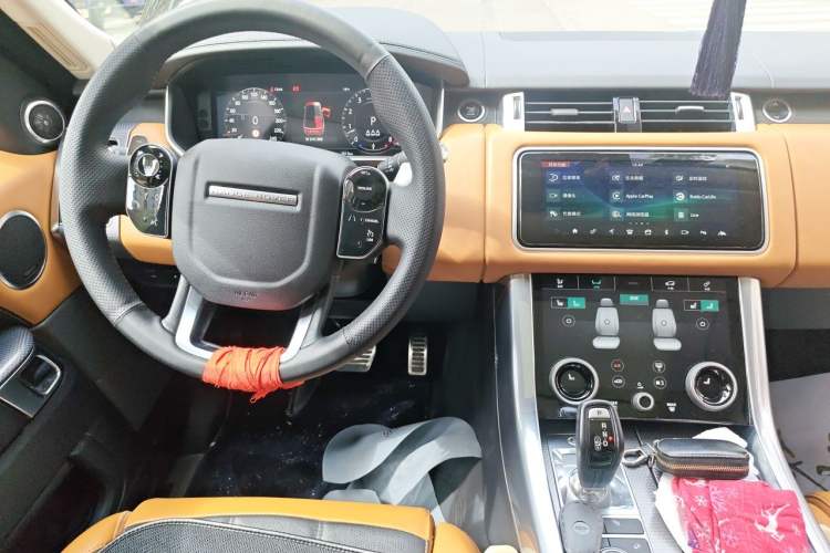 Used Land Rover Range Sport 2020 3.0 L6 HSE DYNAMIC Audio And AC Panel