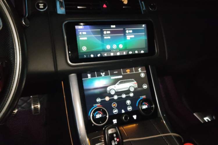 Used Land Rover Range Sport 2020 3.0 L6 SE Audio And AC Panel