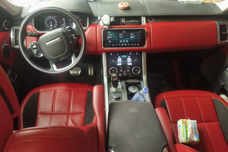 Used Land Rover Range Sport 2020 3.0 L6 HSE DYNAMIC Center Console