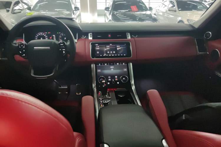 Used Land Rover Range Sport 2020 3.0 L6 HSE DYNAMIC Center Console