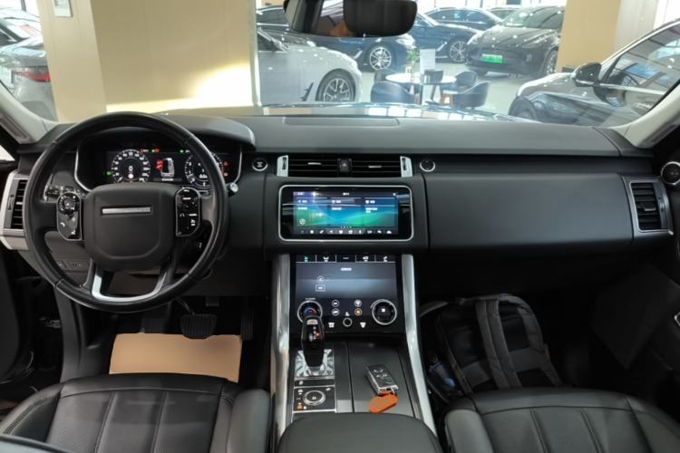 Used Land Rover Range Sport 2020 3.0 L6 SE Center Console