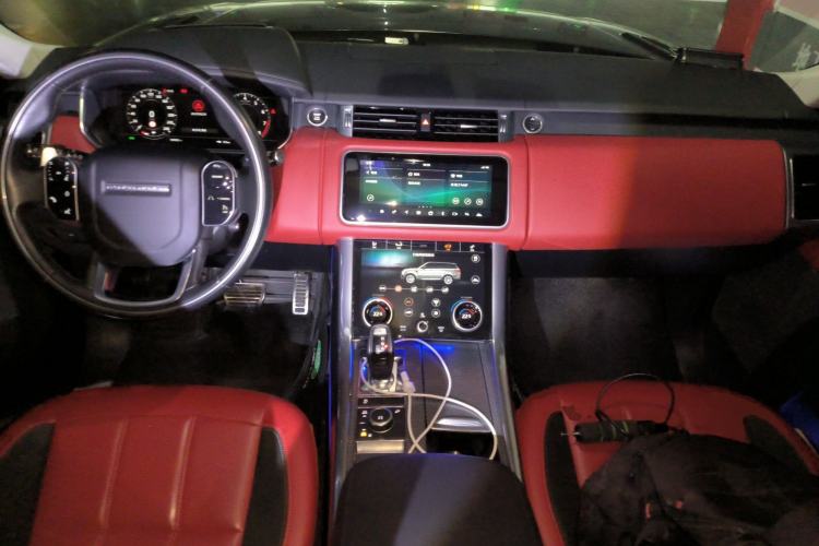 Used Land Rover Range Sport 2020 3.0 L6 HSE DYNAMIC Center Console
