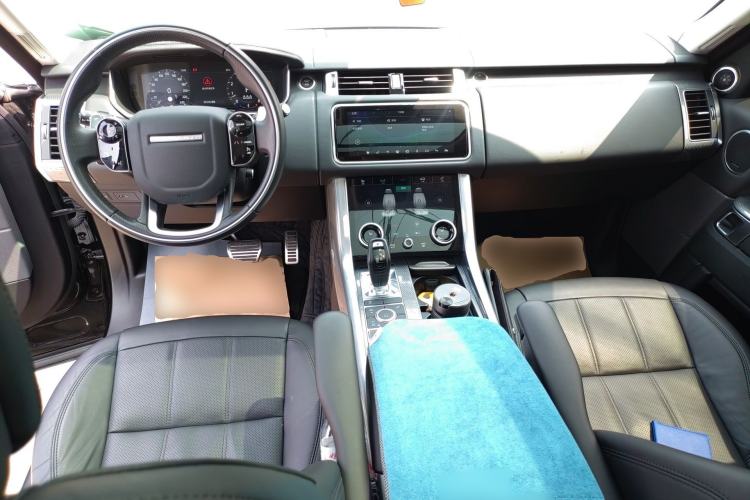 Used Land Rover Range Sport 2020 3.0 L6 HSE DYNAMIC Center Console