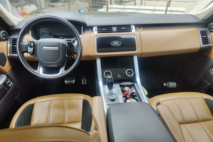 Used Land Rover Range Sport 2020 3.0 L6 HSE DYNAMIC Center Console