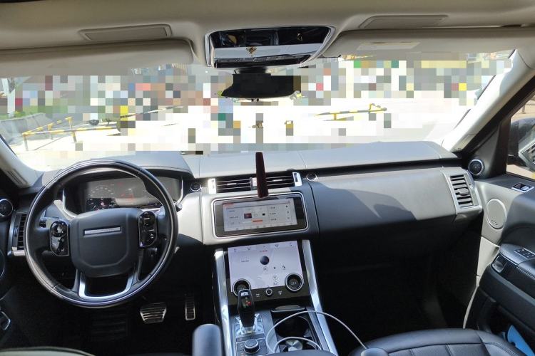 Used Land Rover Range Sport 2020 3.0 L6 HSE DYNAMIC Center Console
