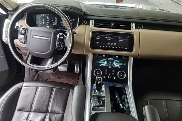 Used Land Rover Range Sport 2020 3.0 L6 HSE DYNAMIC Center Console