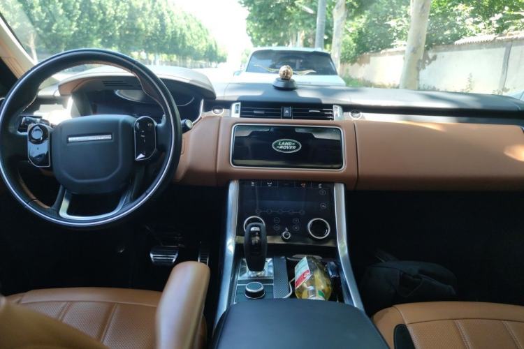 Used Land Rover Range Sport 2020 3.0 L6 HSE DYNAMIC Center Console