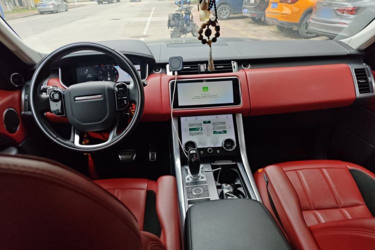 Used Land Rover Range Sport 2020 3.0 L6 HSE DYNAMIC Center Console