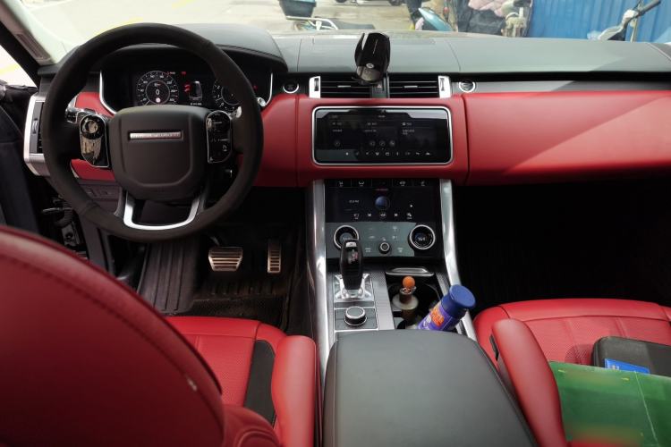 Used Land Rover Range Sport 2020 3.0 L6 HSE DYNAMIC Center Console