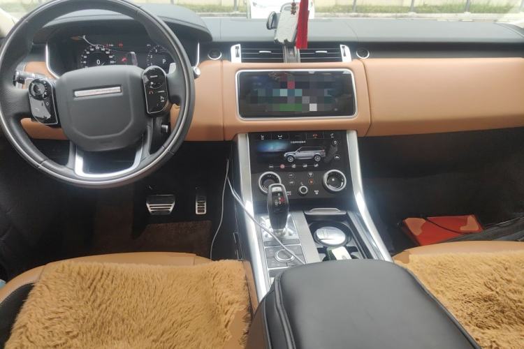 Used Land Rover Range Sport 2020 3.0 L6 HSE DYNAMIC Center Console