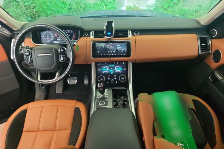 Used Land Rover Range Sport 2020 3.0 L6 HSE DYNAMIC Center Console