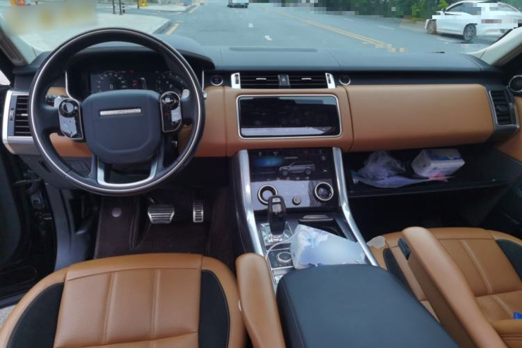 Used Land Rover Range Sport 2020 3.0 L6 HSE DYNAMIC Center Console