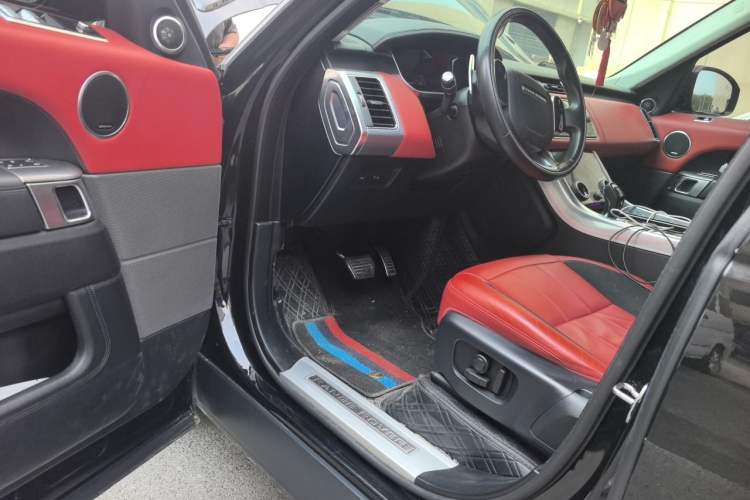 Used Land Rover Range Sport 2020 3.0 L6 HSE DYNAMIC Driver Seat