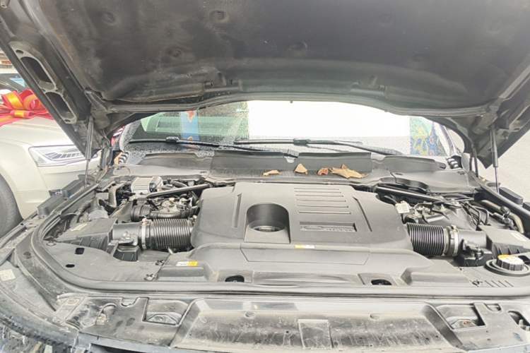 Used Land Rover Range Sport 2020 3.0 L6 HSE DYNAMIC Engine Bay