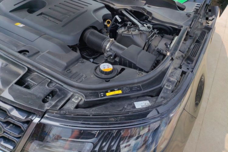 Used Land Rover Range Sport 2020 3.0 L6 HSE DYNAMIC Engine Bay Left