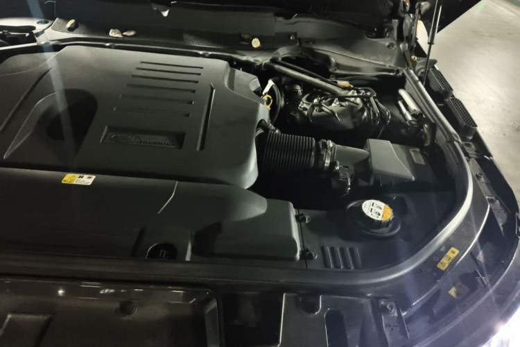 Used Land Rover Range Sport 2020 3.0 L6 HSE DYNAMIC Engine Bay Left