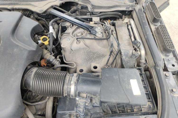 Used Land Rover Range Sport 2020 3.0 L6 HSE DYNAMIC Engine Bay Left
