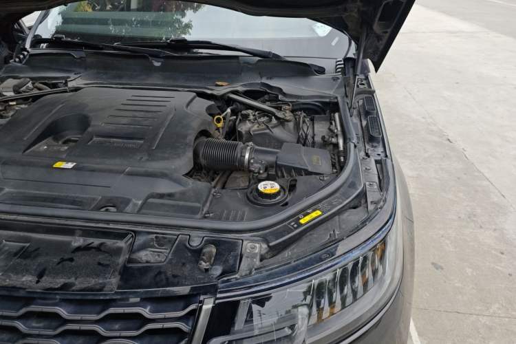 Used Land Rover Range Sport 2020 3.0 L6 HSE DYNAMIC Engine Bay Left