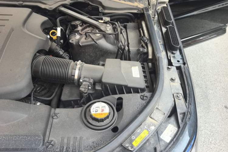 Used Land Rover Range Sport 2020 3.0 L6 HSE DYNAMIC Engine Bay Left